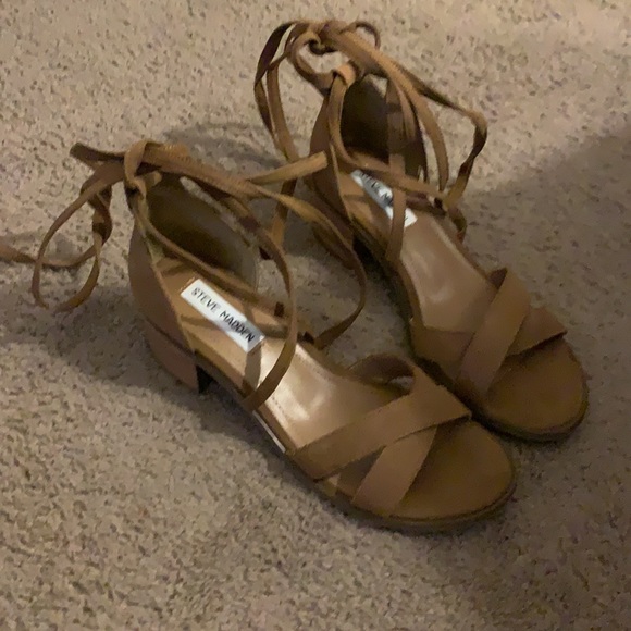 Selling brown Steven Madden Sandals size 8. - Picture 2 of 2